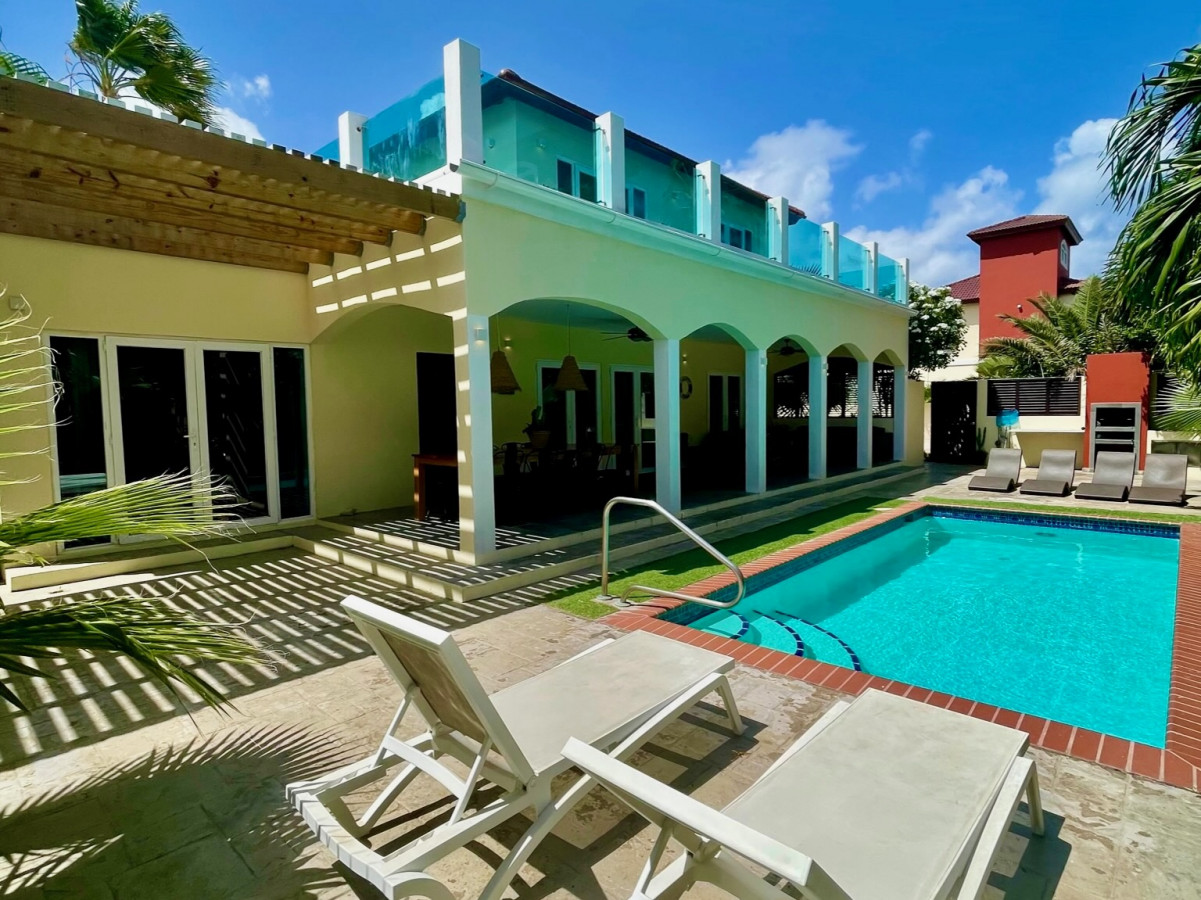 14-Bedroom Attached Twin Estate Merlot Villas Aruba